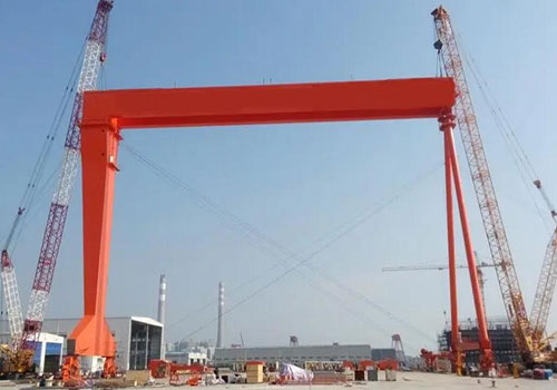 造船門式起重機